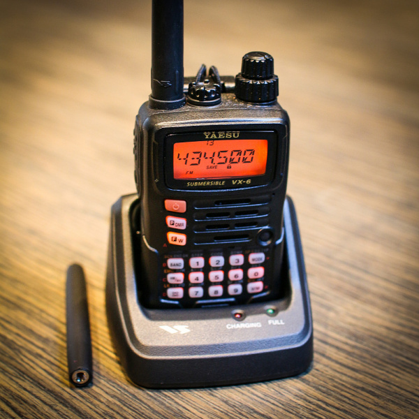 Yaesu VX-6R VX-6R от прозводителя Yaesu